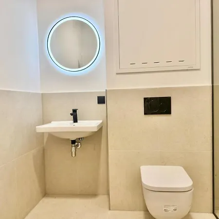 Modern Studio With Free Parking *