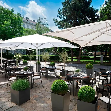 Le Meridien 5* Vídeň