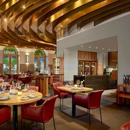 The Ritz-carlton, 5*