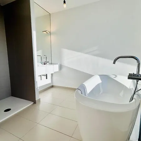 Apartment Modern 4 Room-apartment With Free Parking *