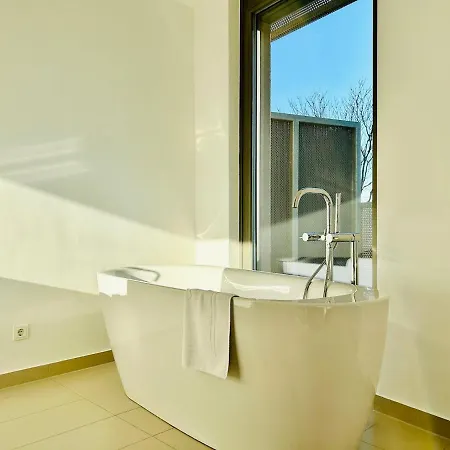 Apartment Modern 4 Room-apartment With Free Parking *