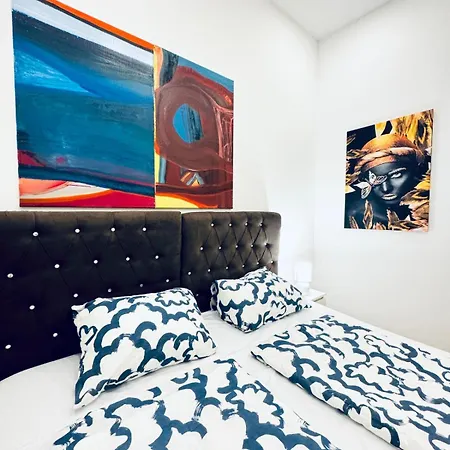 Convenient 4br Shared For 11p, 10 Min To Atzgersdorf Apartamento Viena
