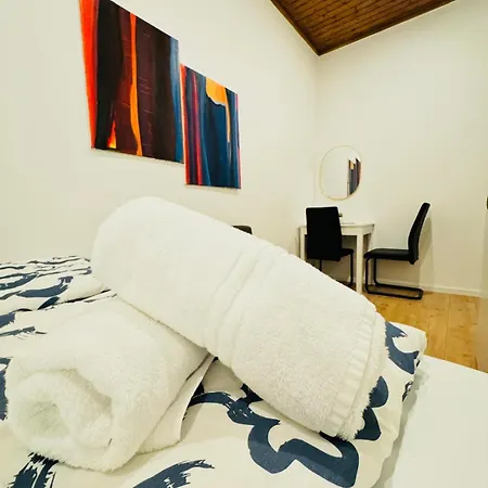 Apartamento Convenient 4br Shared For 11p, 10 Min To Atzgersdorf Viena