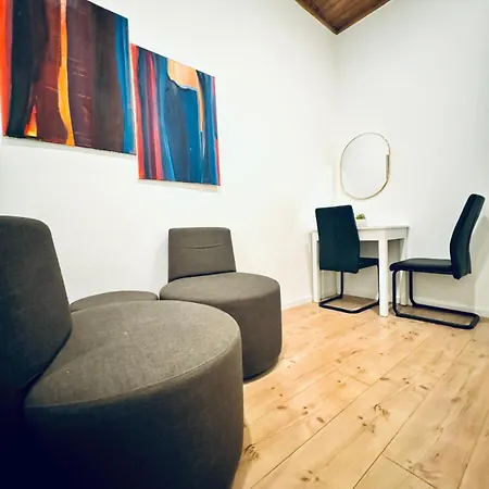Convenient 4br Shared For 11p, 10 Min To Atzgersdorf