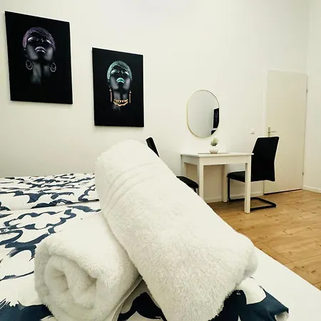 Convenient 4br Shared For 11p, 10 Min To Atzgersdorf Apartamento *