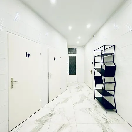 Convenient 4br Shared For 11p, 10 Min To Atzgersdorf *