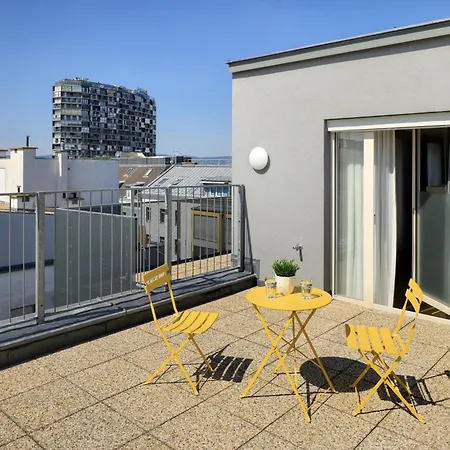 Jimmy's Dandelion Aparthotel 3*