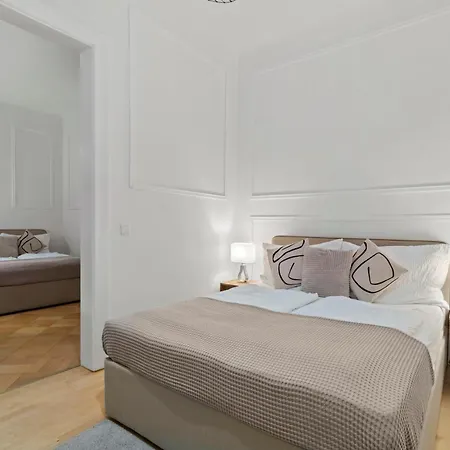 Long Term I 2 Min To U1 Columbusplatz I High Speed Wifi Apartament *