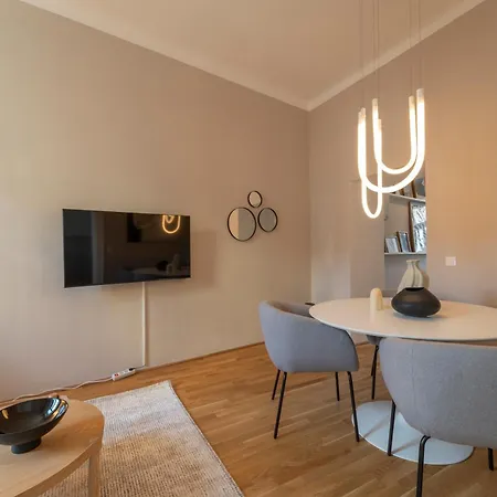 Urban Living - 4 Apartment Vienna