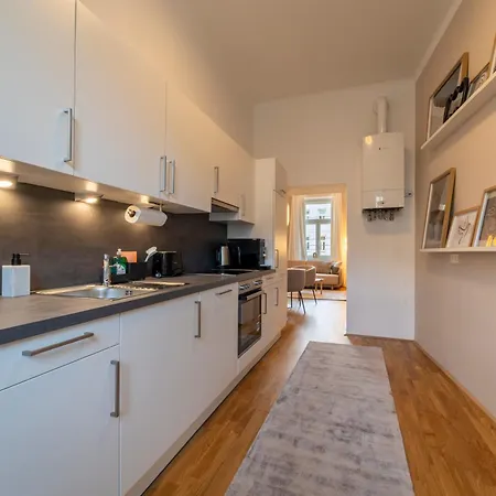 Urban Living - 4 Apartment Vienna