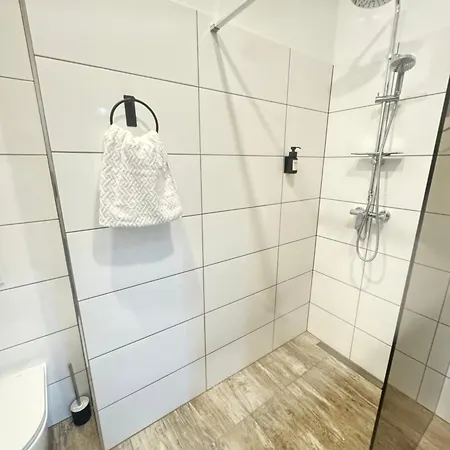 Apartment Wohnen Im Kunstwerk Neben Hundertwasserhaus L Hg4 *