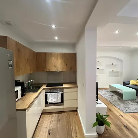 Apartmán Rema 1070 *