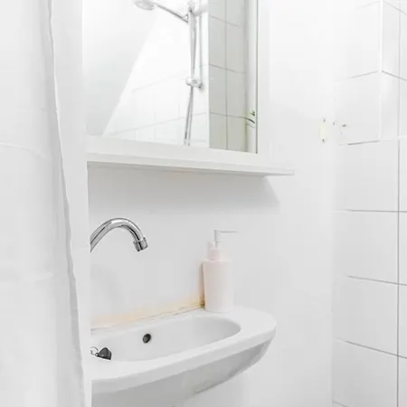 Apartment Affordable 2 Apts For 16p 4br Great For Families