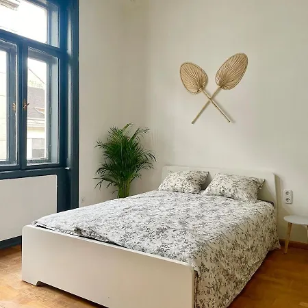 Apartment Stylish Flat In Heart Of