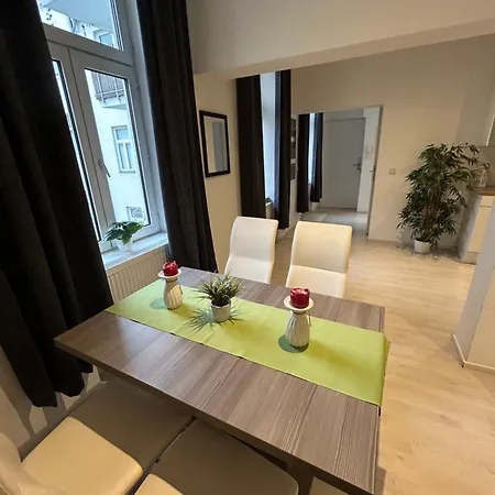 Schoene, Helle In Stadtnaehe Vienna
