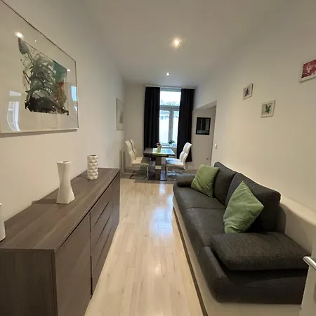 Schoene, Helle In Stadtnaehe Apartment