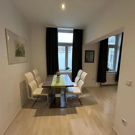 Schoene, Helle In Stadtnaehe Apartment