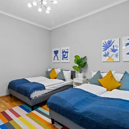Very Spacious With A Wintergarden And Terrace, 1 Minute To Tram Station Apartment *