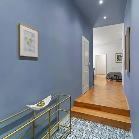 Apartament 8 Minutes To Inner I 5 Min Walk To Metro I Wifi