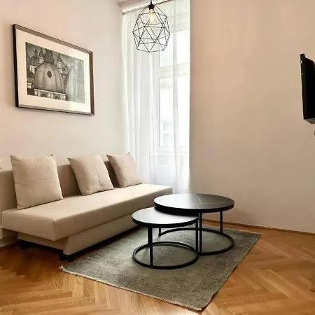Apartament 8 Minutes To Inner I 5 Min Walk To Metro I Wifi