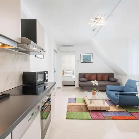 Western Celebrity Apart-hotel 4*