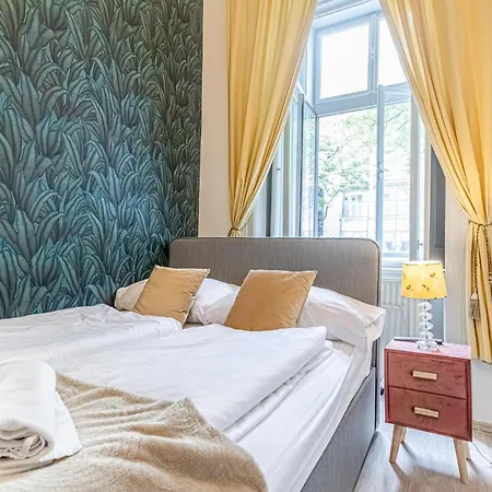 Superbly 9br Complex Ideal For 25 People * Vienna