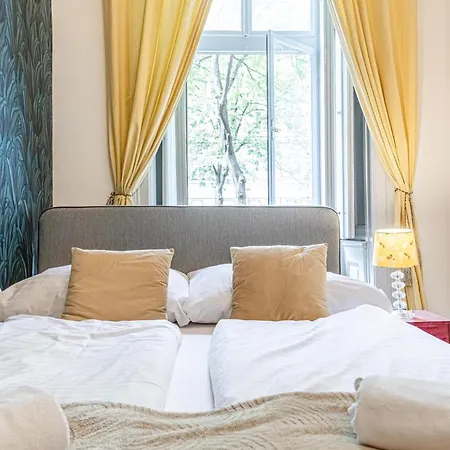 Superbly 9br Complex Ideal For 25 People * Vienna