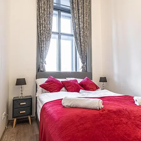 Apartment Superbly 9br Complex Ideal For 25 People Vienna