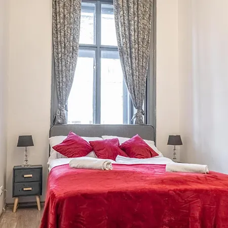 Superbly 9br Complex Ideal For 25 People Apartment