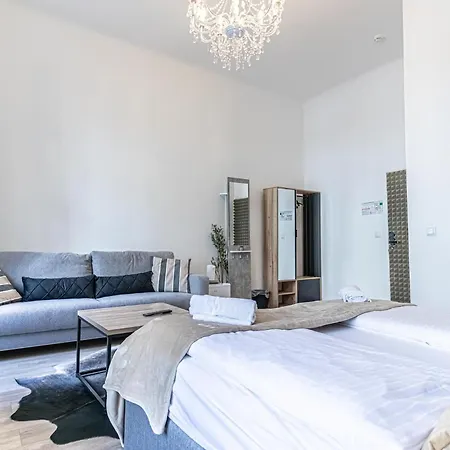 Superbly 9br Complex Ideal For 25 People Apartment Vienna