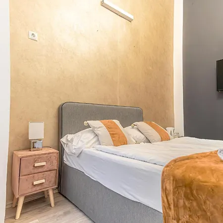 Superbly 9br Complex Ideal For 25 People * Vienna