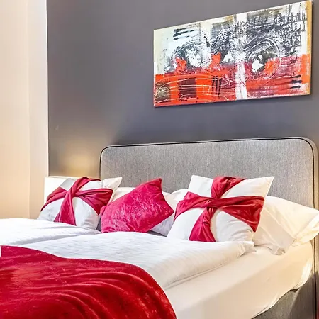 Apartment Superbly 9br Complex Ideal For 25 People Vienna