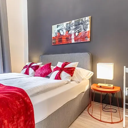 Apartment Superbly 9br Complex Ideal For 25 People Vienna