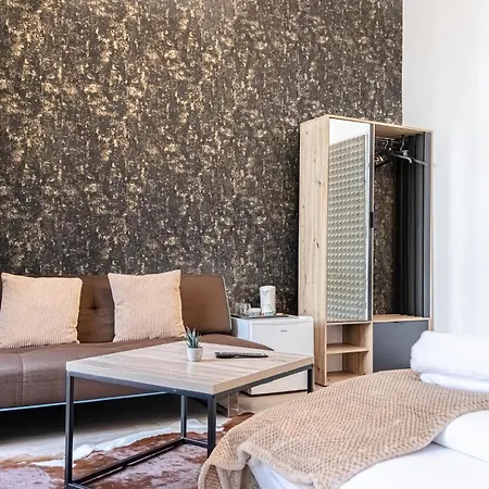 Superbly 9br Complex Ideal For 25 People * Vienna