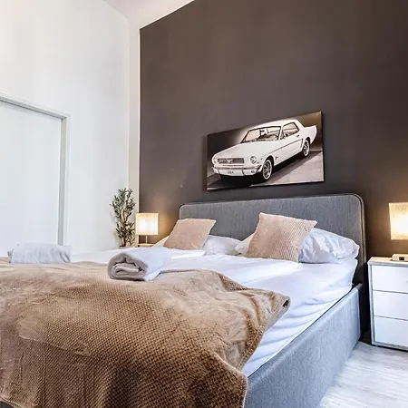 Superbly 9br Complex Ideal For 25 People