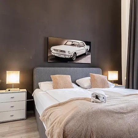 Apartment Superbly 9br Complex Ideal For 25 People