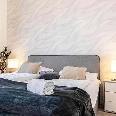Superbly 9br Complex Ideal For 25 People Apartment