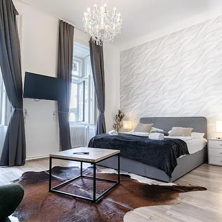 Apartment Superbly 9br Complex Ideal For 25 People *