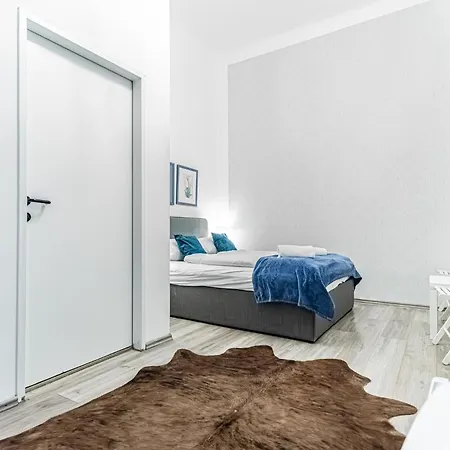 Superbly 9br Complex Ideal For 25 People