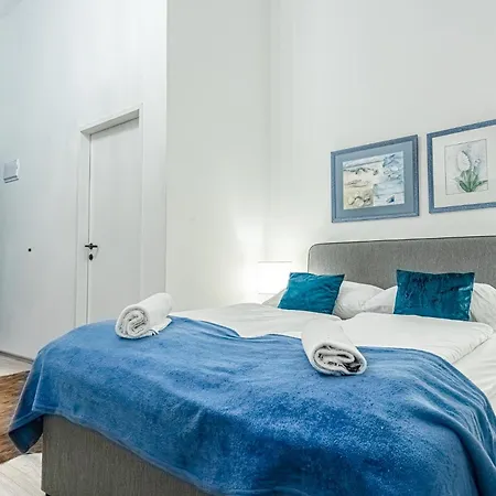 Superbly 9br Complex Ideal For 25 People Apartment Vienna