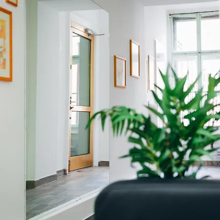 Superbly 9br Complex Ideal For 25 People * Vienna