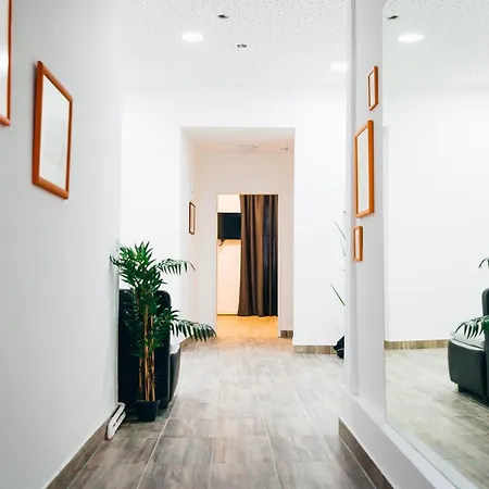 Apartment Superbly 9br Complex Ideal For 25 People Vienna