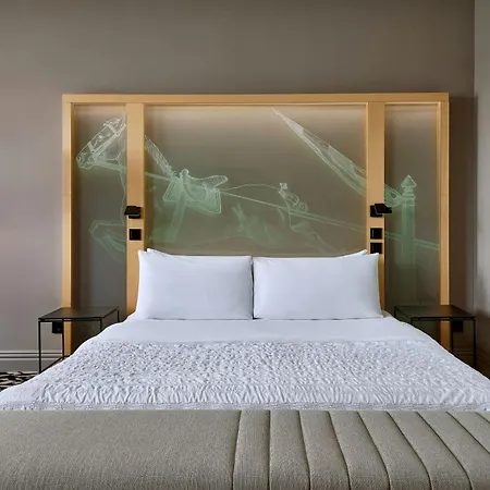 Le Meridien Hotel