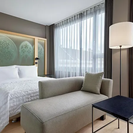 Le Meridien Hotel 5*