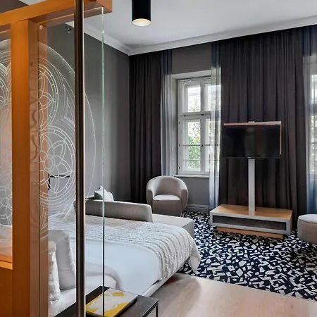 Le Meridien 5*