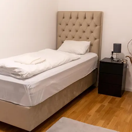 Aparthotel Art Living *
