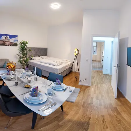 Art Living Aparthotel