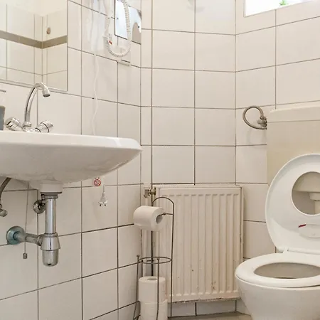 Sweet 2br Shared Standard Rooms, Location Apartment