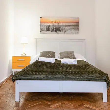 Sweet 2br Shared Standard Rooms, Location * Vienna