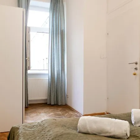Sweet 2br Shared Standard Rooms, Location Apartment Vienna
